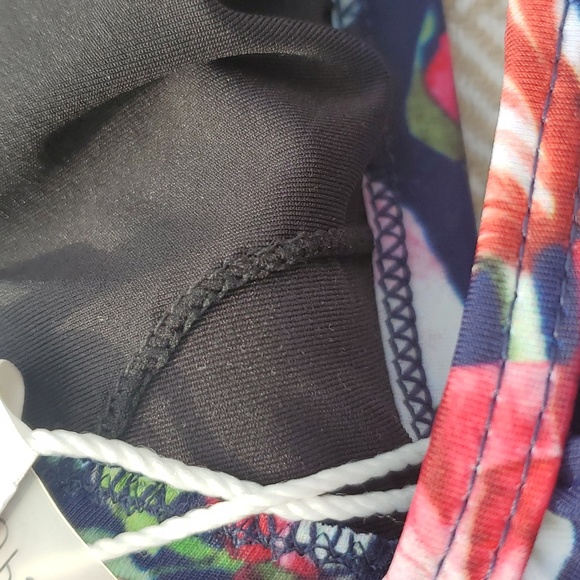 Cupshe blue floral bikini top size medium - Picture 8 of 8